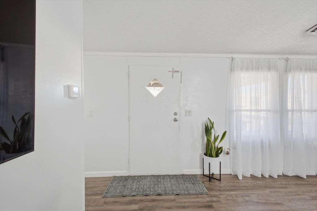 Image 8 of property listing at 224 E Atrisco Vista Boulevard SW TRLR 1020, Albuquerque, NM 87121