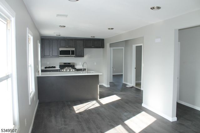 519 Roosevelt Ave, Carteret Boro, NJ 07008