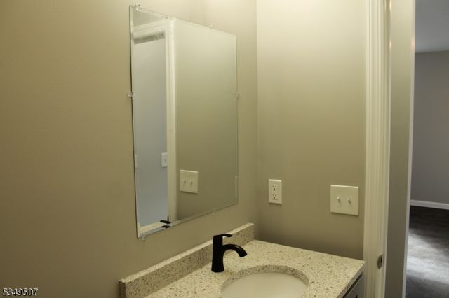 519 Roosevelt Ave, Carteret Boro, NJ 07008