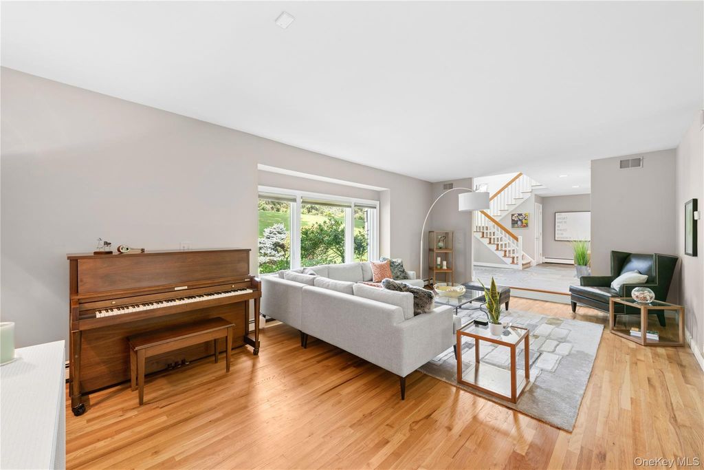 11 Cobbling Rock Drive, Katonah, NY 10536 — photo 4