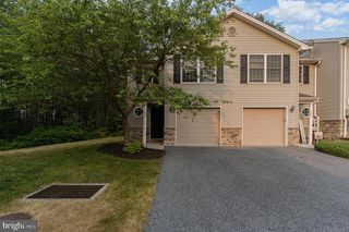 7881 MANADA CT, Harrisburg, PA 17112