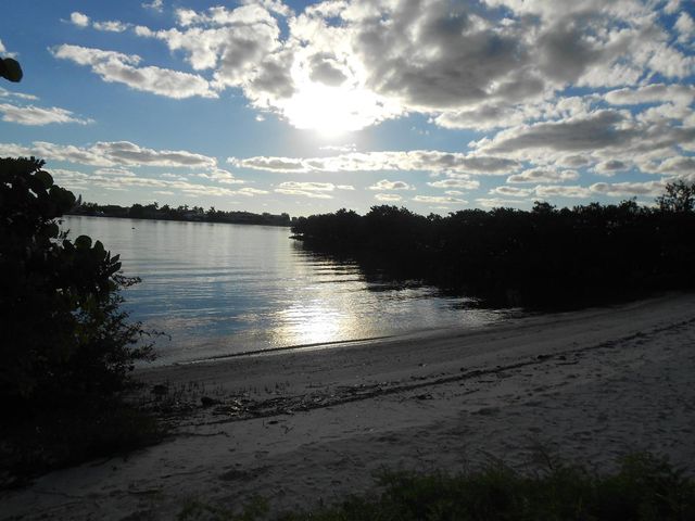 300 Scotia Drive 203, Hypoluxo, FL 33462