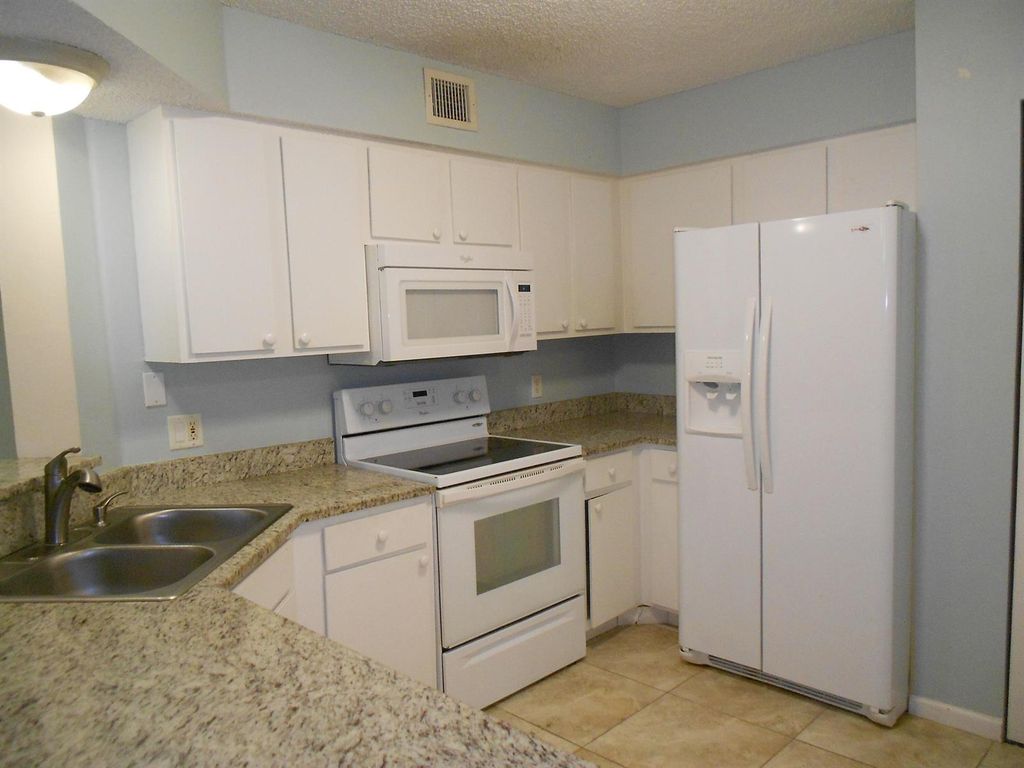 300 Scotia Drive 203, Hypoluxo, FL 33462