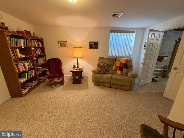428 HAYMARKET LN, Lititz, PA 17543