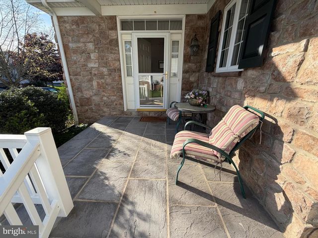 428 HAYMARKET LN, Lititz, PA 17543