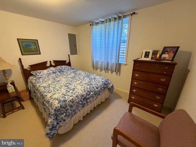 428 HAYMARKET LN, Lititz, PA 17543