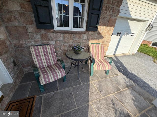 428 HAYMARKET LN, Lititz, PA 17543