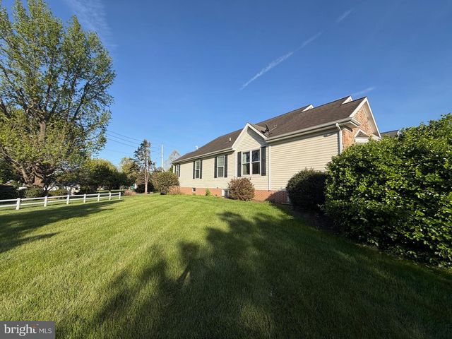 428 HAYMARKET LN, Lititz, PA 17543