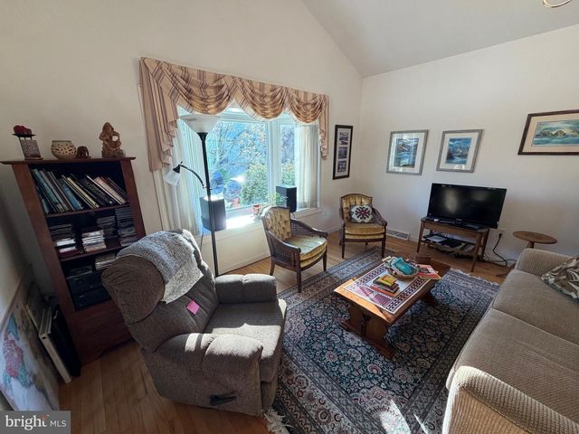 428 HAYMARKET LN, Lititz, PA 17543