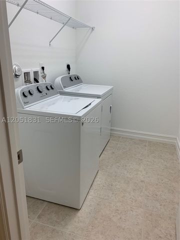11566 SW 13th Ln, Pembroke Pines, FL 33025