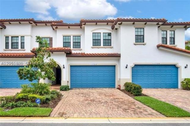 11566 SW 13th Ln, Pembroke Pines, FL 33025