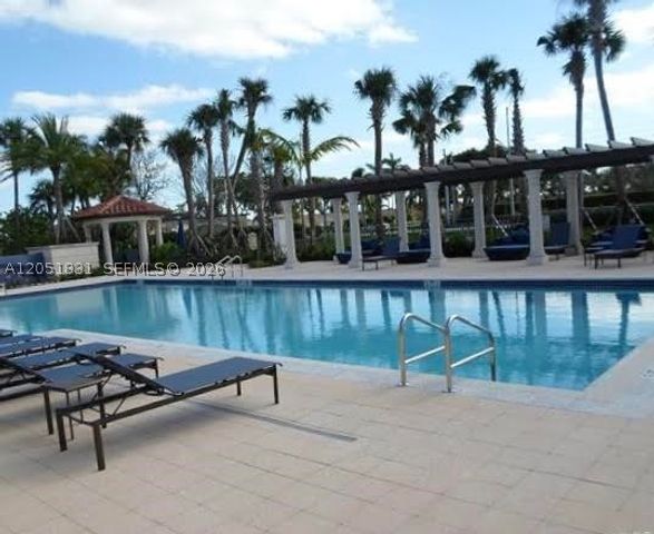 11566 SW 13th Ln, Pembroke Pines, FL 33025