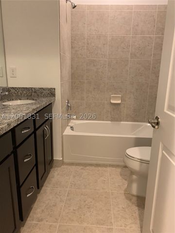 11566 SW 13th Ln, Pembroke Pines, FL 33025