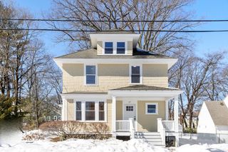 27 Montague St, Worcester, MA 01603
