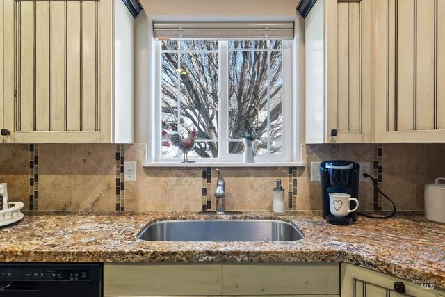 330 Arrowhead Path, Twin Falls, ID 83301