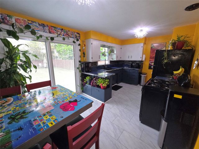3516 ELMWOOD Avenue, Erie, PA 16508