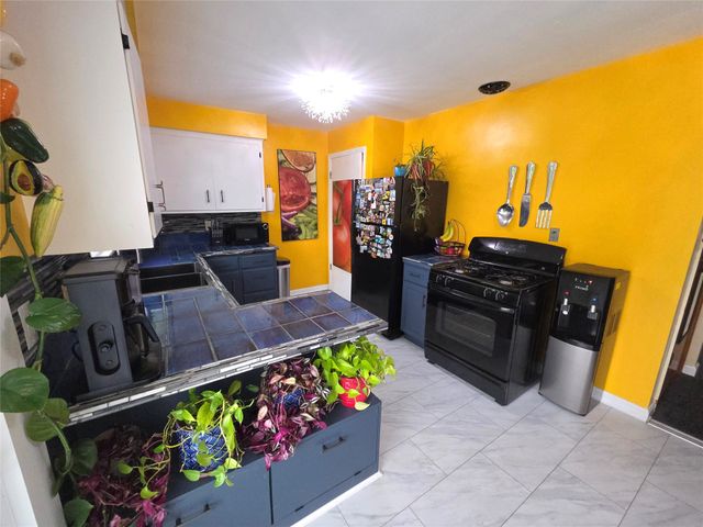 3516 ELMWOOD Avenue, Erie, PA 16508