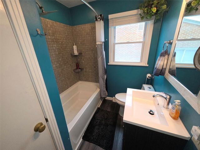 3516 ELMWOOD Avenue, Erie, PA 16508