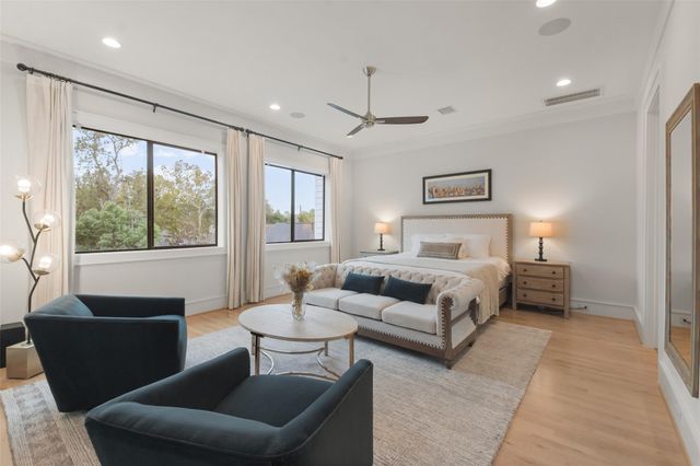 710 E 13th Street, Houston, TX 77008