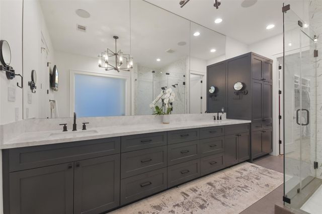 710 E 13th Street, Houston, TX 77008