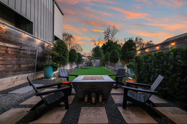 710 E 13th Street, Houston, TX 77008