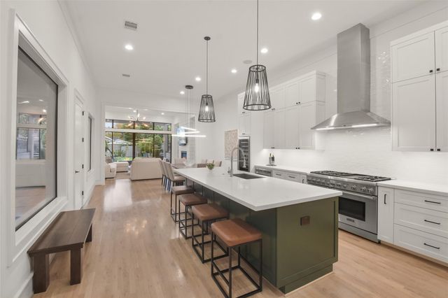 710 E 13th Street, Houston, TX 77008
