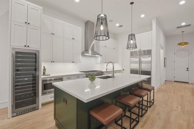 710 E 13th Street, Houston, TX 77008