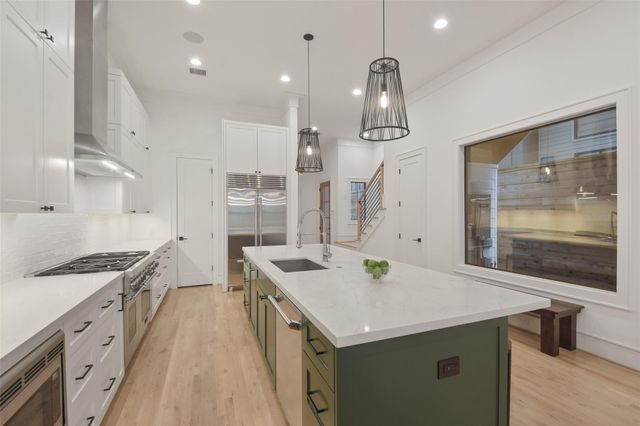 710 E 13th Street, Houston, TX 77008