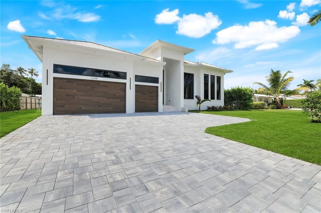 1248 13th AVE N, Naples, FL 34102