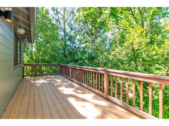 3831 Sw CANBY St, Portland, OR 97219