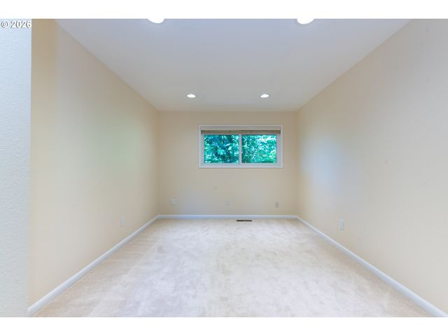 3831 Sw CANBY St, Portland, OR 97219
