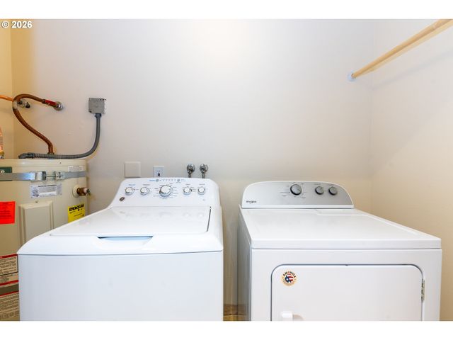 3831 Sw CANBY St, Portland, OR 97219