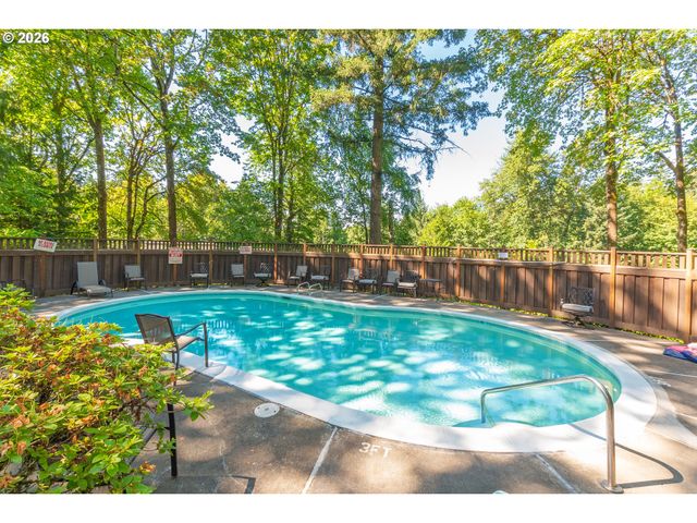 3831 Sw CANBY St, Portland, OR 97219