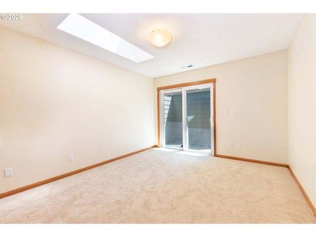 3831 Sw CANBY St, Portland, OR 97219