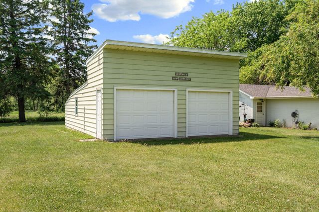 58413 220th Street, Austin, MN 55912