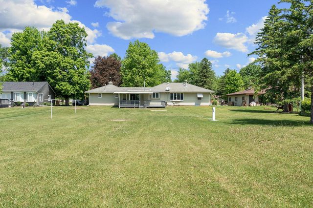 58413 220th Street, Austin, MN 55912