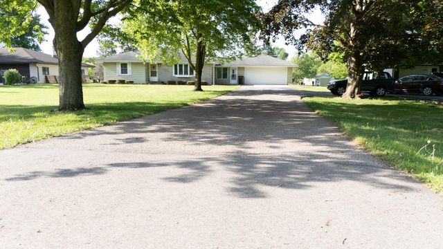 58413 220th Street, Austin, MN 55912