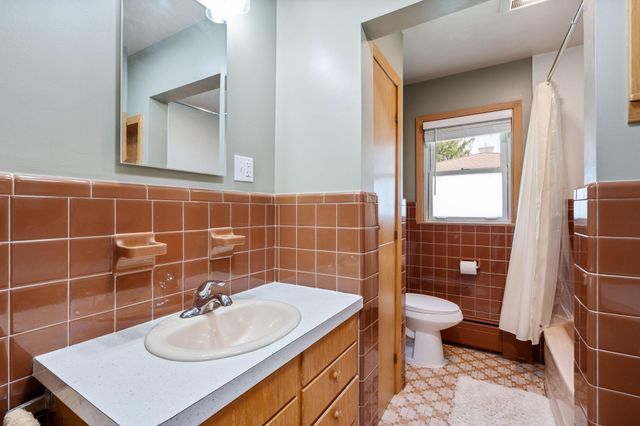 58413 220th Street, Austin, MN 55912