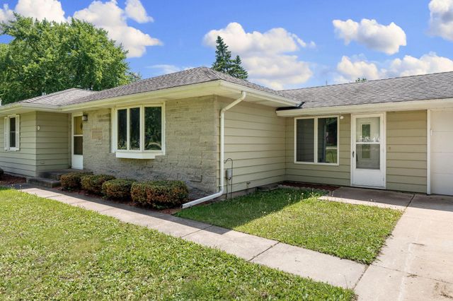 58413 220th Street, Austin, MN 55912