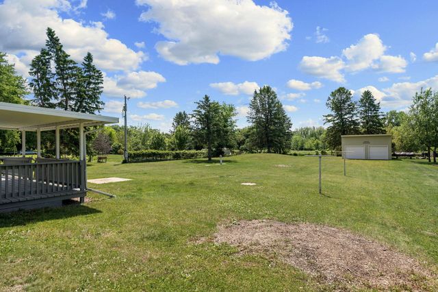 58413 220th Street, Austin, MN 55912