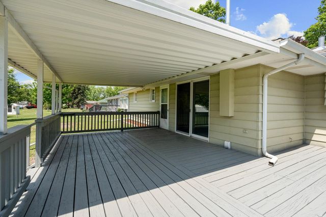 58413 220th Street, Austin, MN 55912