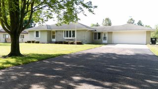 58413 220th Street, Austin, MN 55912