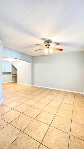 144 SW Peacock Blvd Apt 23-105 St, Port St Lucie, FL 34986