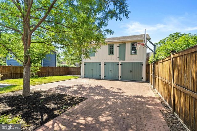 204 E WASHINGTON AVE, Newtown, PA 18940