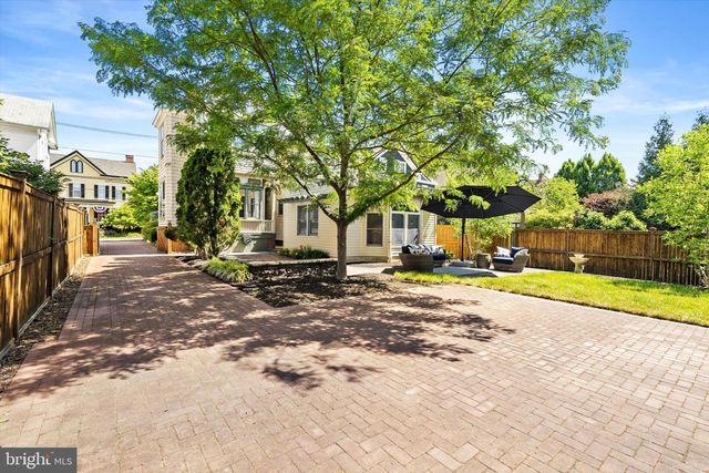 204 E WASHINGTON AVE, Newtown, PA 18940