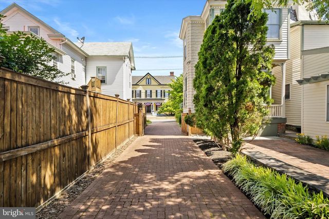 204 E WASHINGTON AVE, Newtown, PA 18940