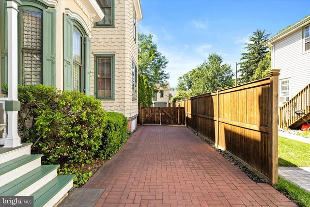 204 E WASHINGTON AVE, Newtown, PA 18940