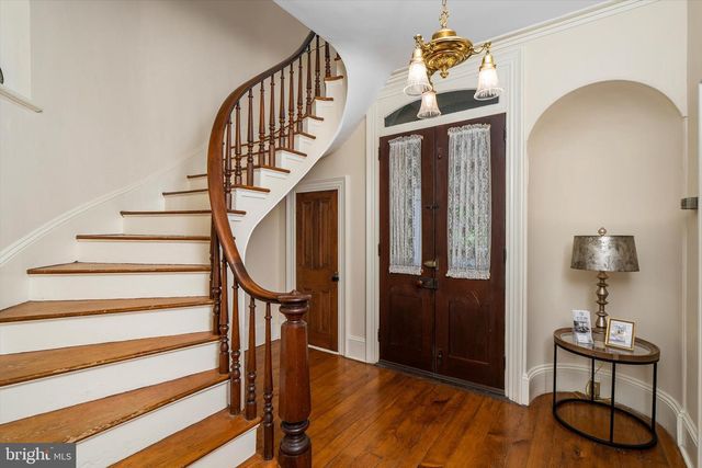 204 E WASHINGTON AVE, Newtown, PA 18940