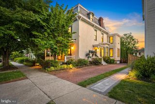 204 E WASHINGTON AVE, Newtown, PA 18940