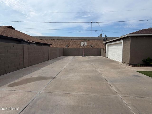 1309 W Apache Street, Phoenix, AZ 85007